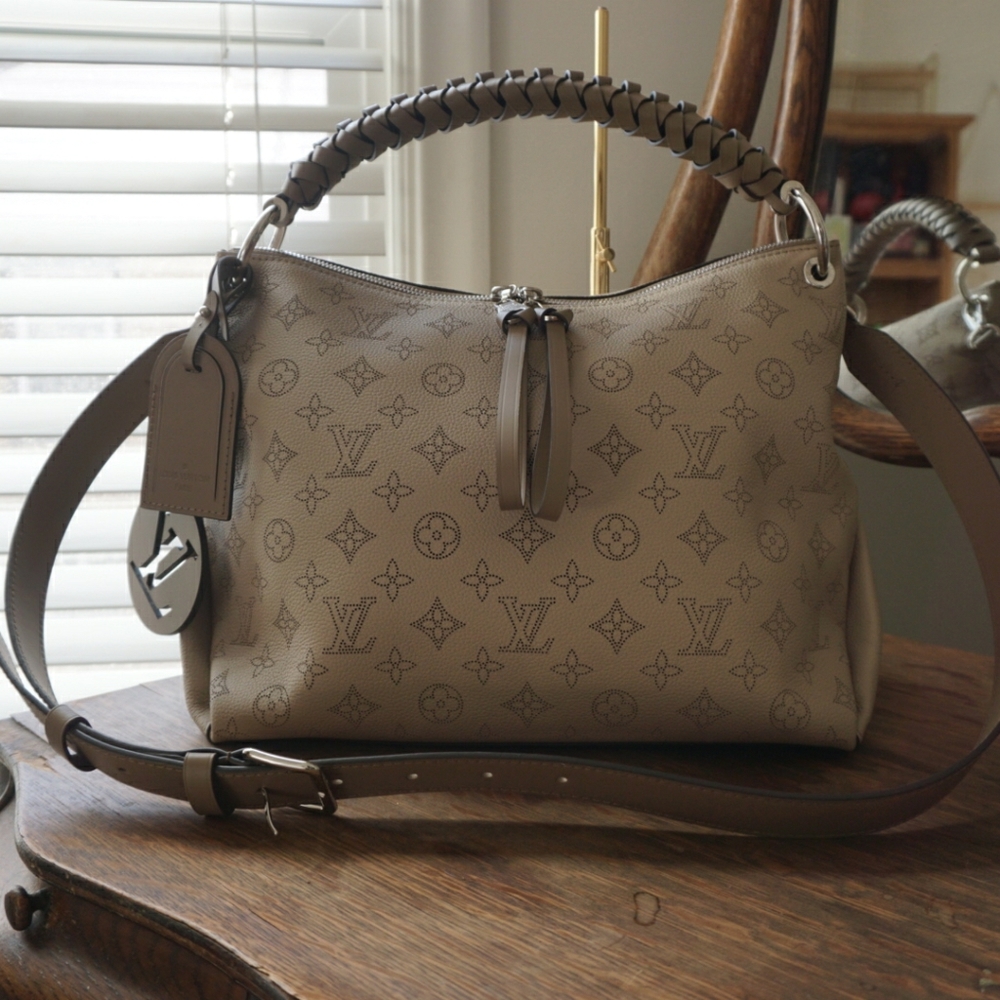 🆂🅾🅻🅳 Louis Vuitton MAHINA Beaubourg Hobo bag